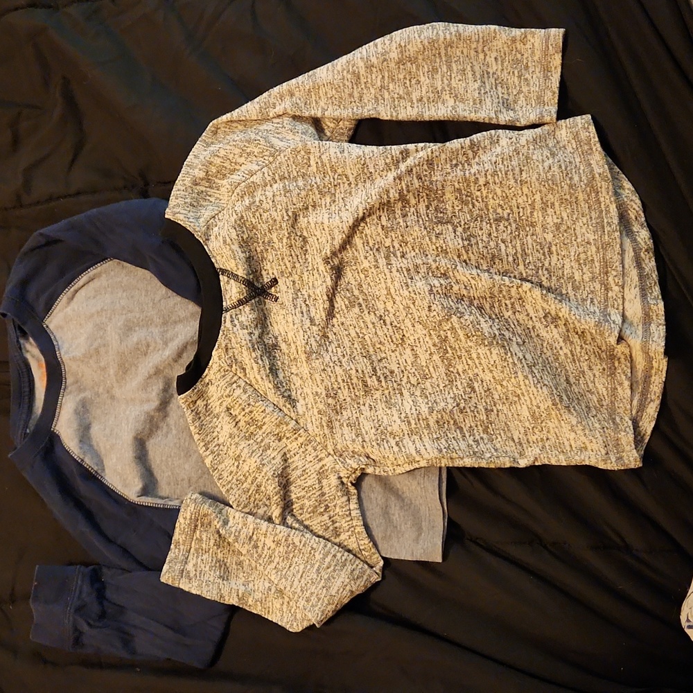 2 long sleeve boy 4t shirts
